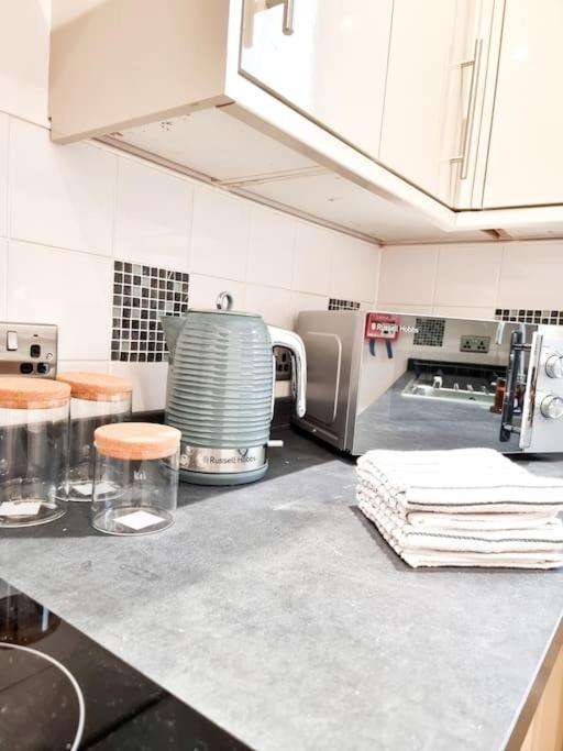 Stunning Flat Close To Beach Swansea Exterior foto