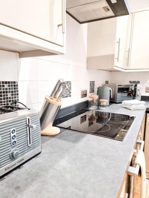Stunning Flat Close To Beach Swansea Exterior foto