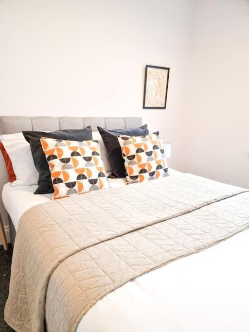 Stunning Flat Close To Beach Swansea Exterior foto